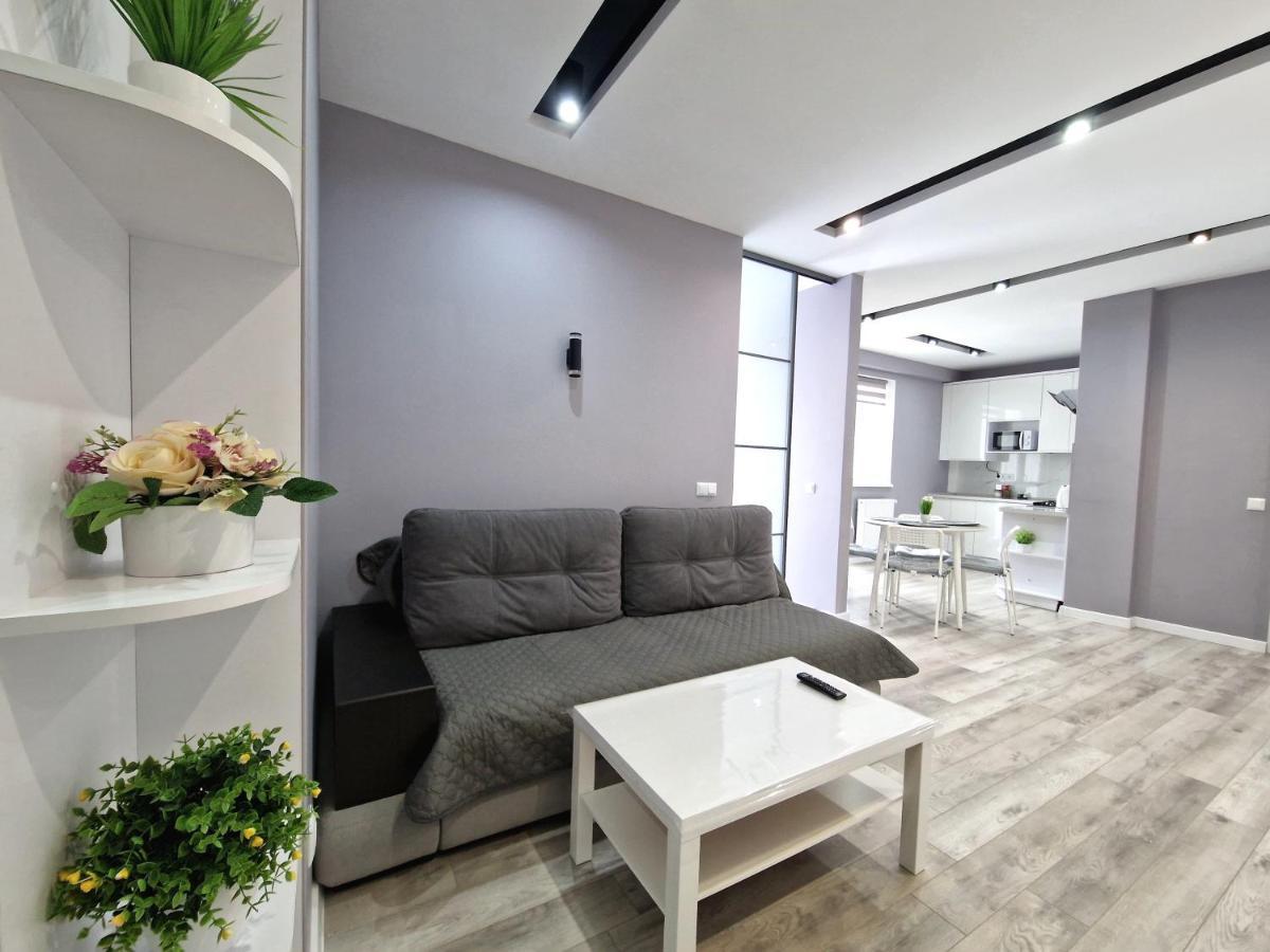 Premium Apartment On Belvedere Ivano-Frankivsk Luaran gambar